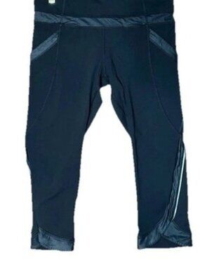 Lululemon Chase Me Crop II Womens 6 Black Faux Leather Luxtreme Side Pockets